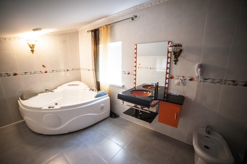 Imperiya Hotel Khmelʼnytsʼkyy Camera foto